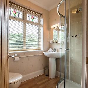 Twin Room Shower